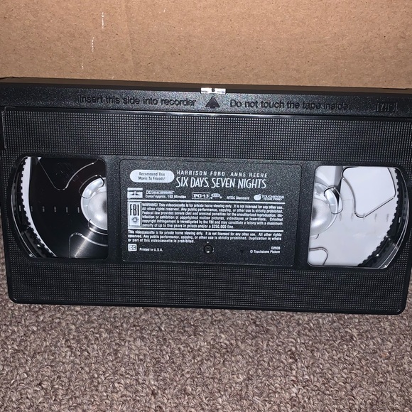 ~6/$10 MOVIES VHS/DVDS~ Six Day Seven Nights VHS Tape Rated PG-13 102 Minutes - Picture 3 of 5